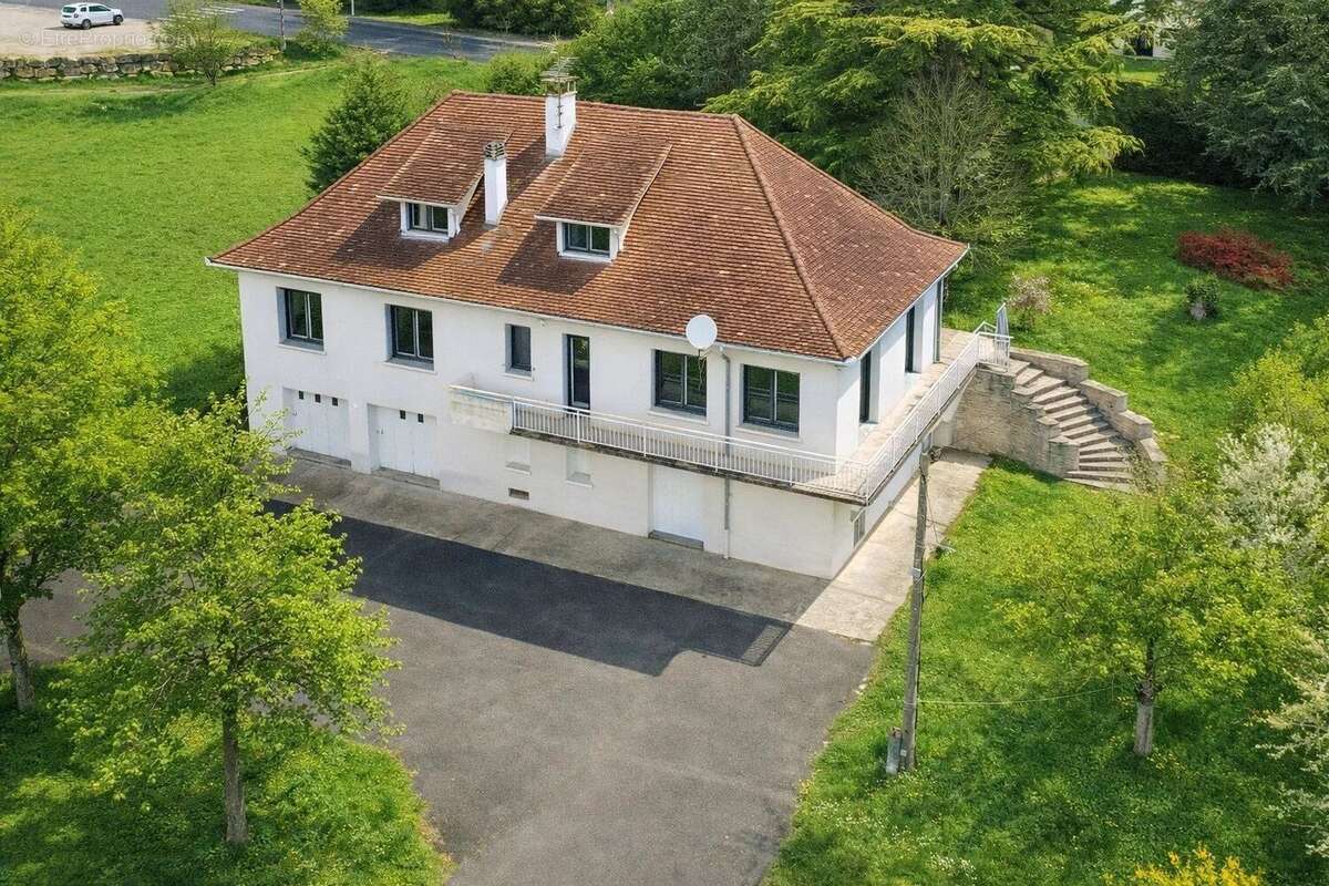 Maison à GOURDON