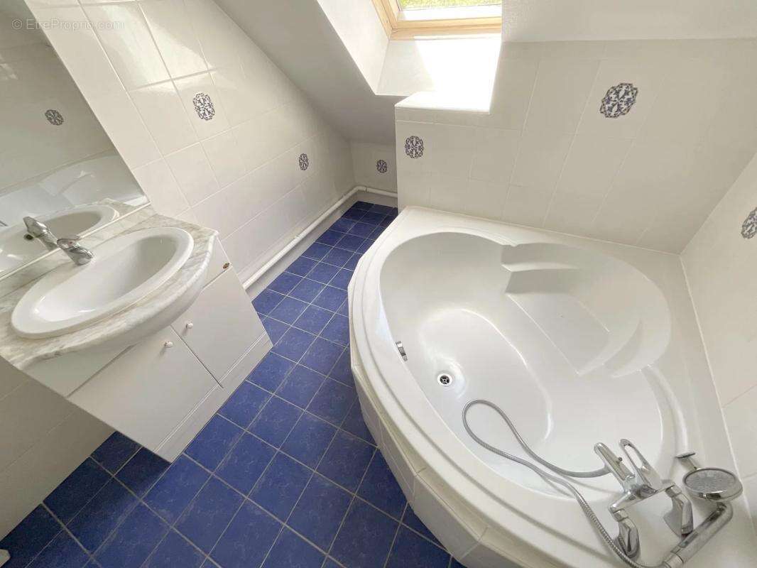 Maison à SAINT-JULIEN-LES-VILLAS