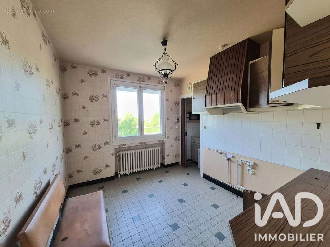 Maison 63 m² à Saint-Martin-D'estreaux  - photo 7