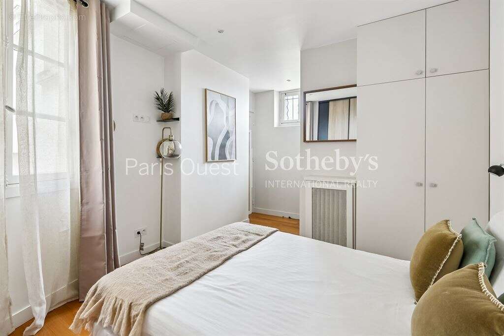Appartement à NEUILLY-SUR-SEINE