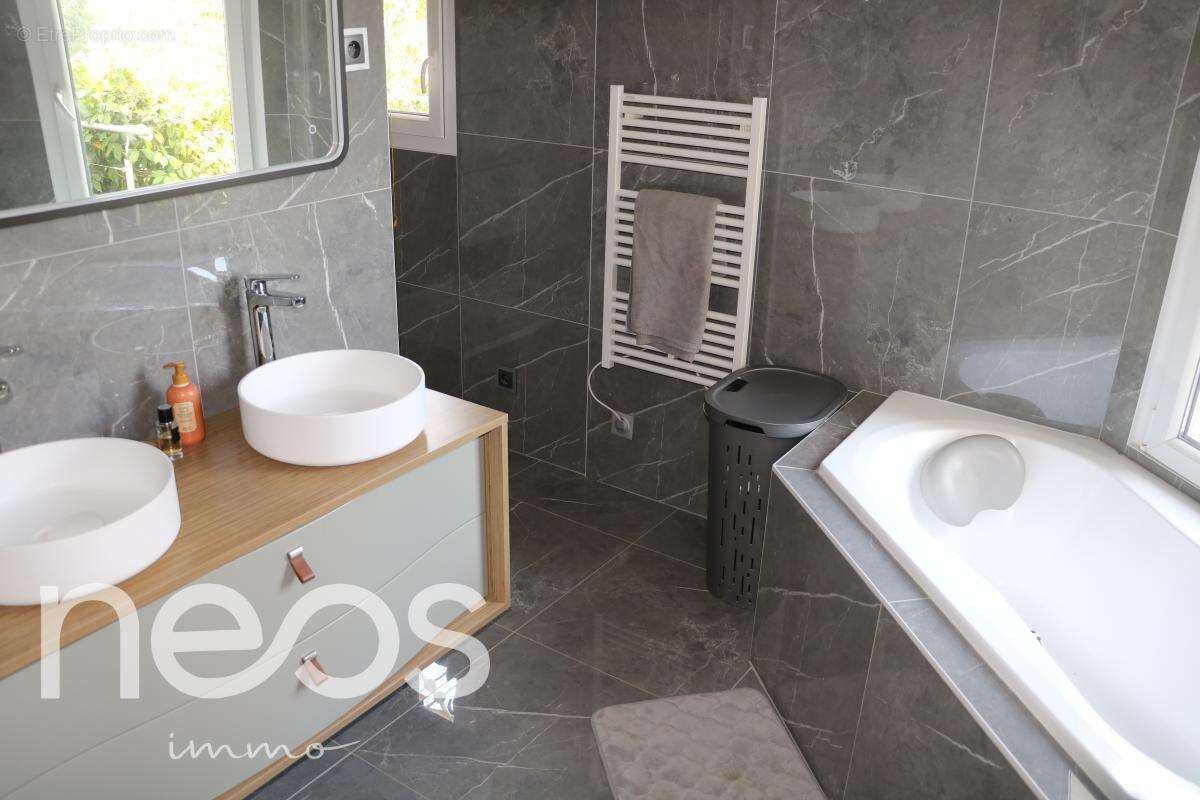 Maison 137 m² à Genissac  - photo 55