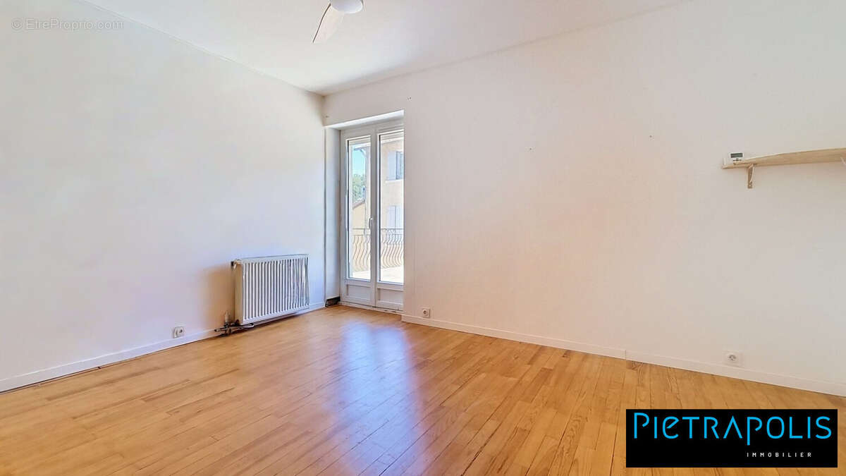 Maison 145 m² à Sainte-Foy-Les-Lyon  - photo 8
