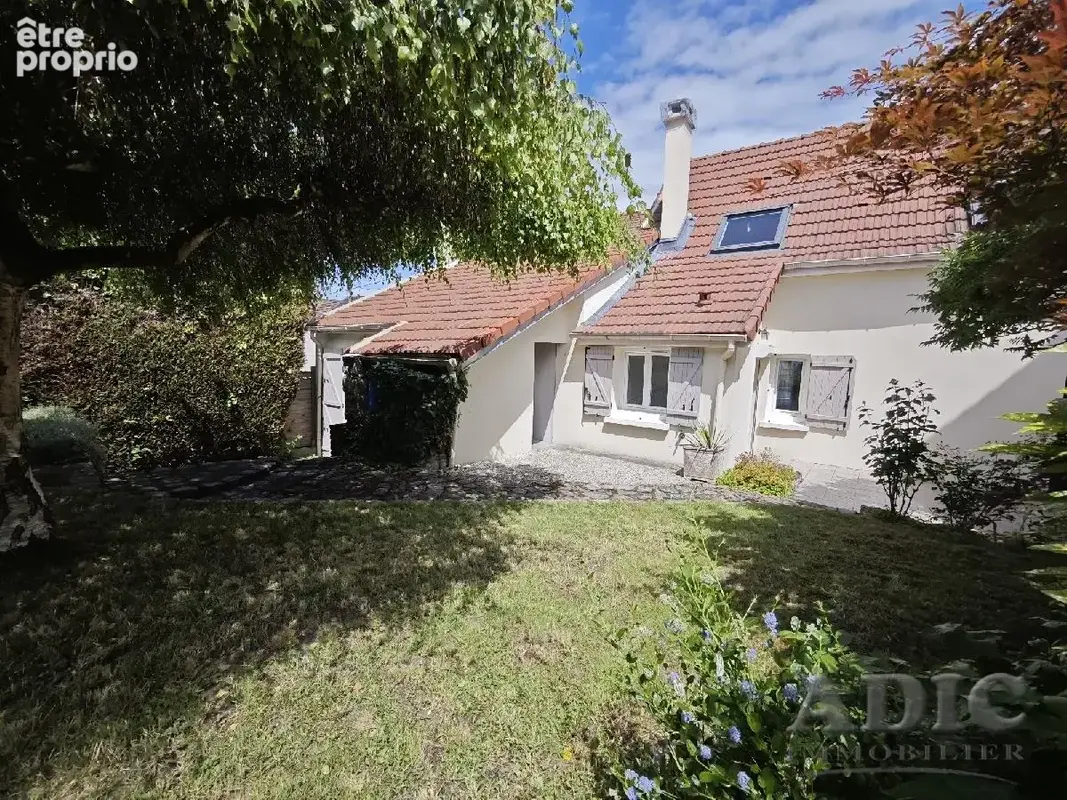 Maison à SURVILLIERS