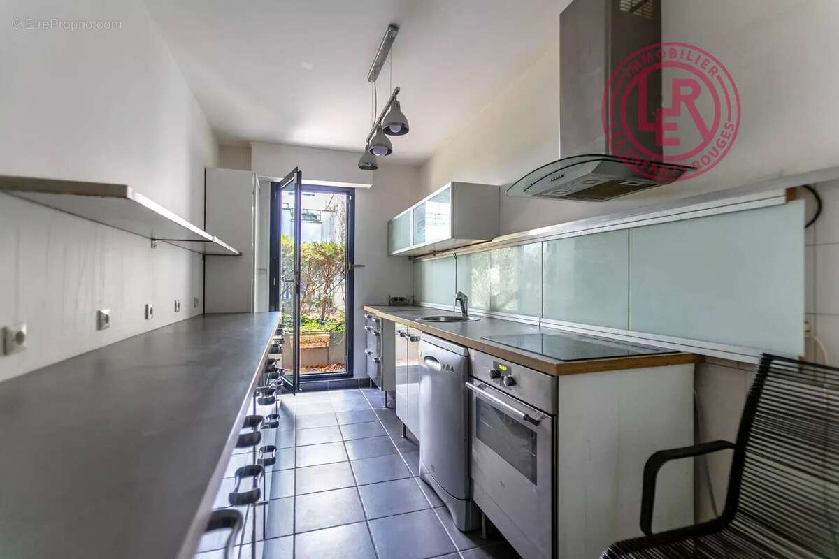 Appartement à PARIS-10E