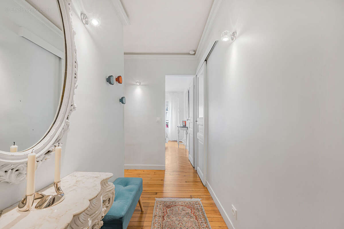 Appartement à PARIS-14E