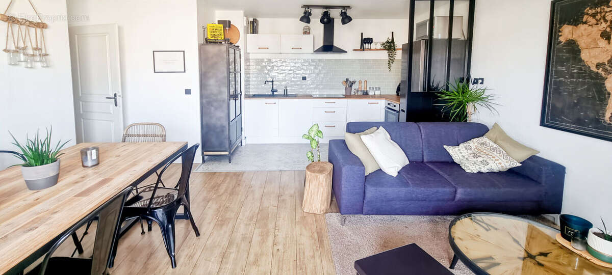 Appartement à PAREMPUYRE