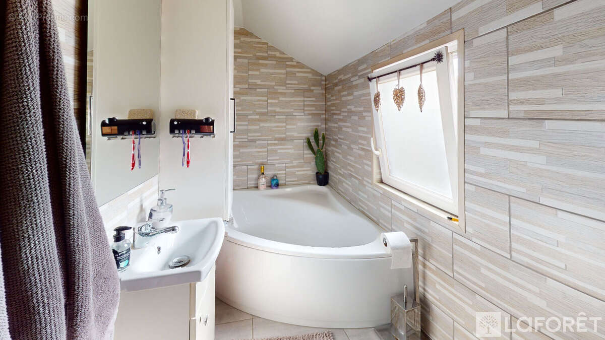 Maison à ROMILLY-SUR-SEINE