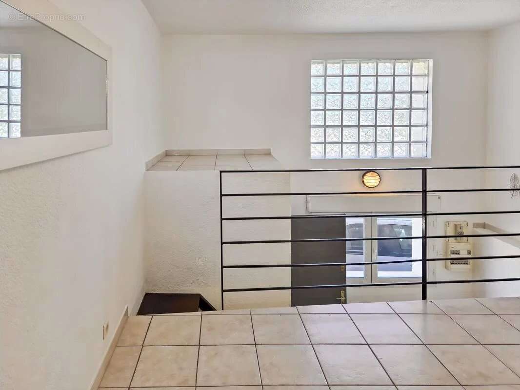 Appartement à VILLENEUVE-LES-AVIGNON