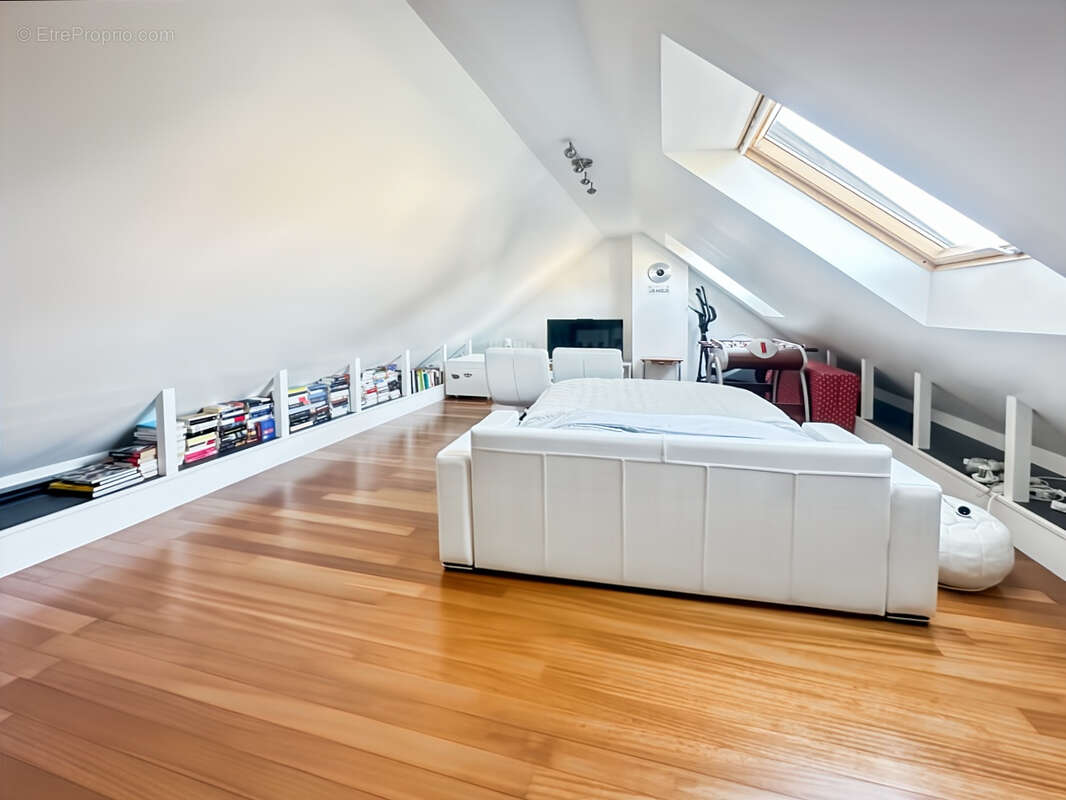 Maison à VERRIERES-LE-BUISSON