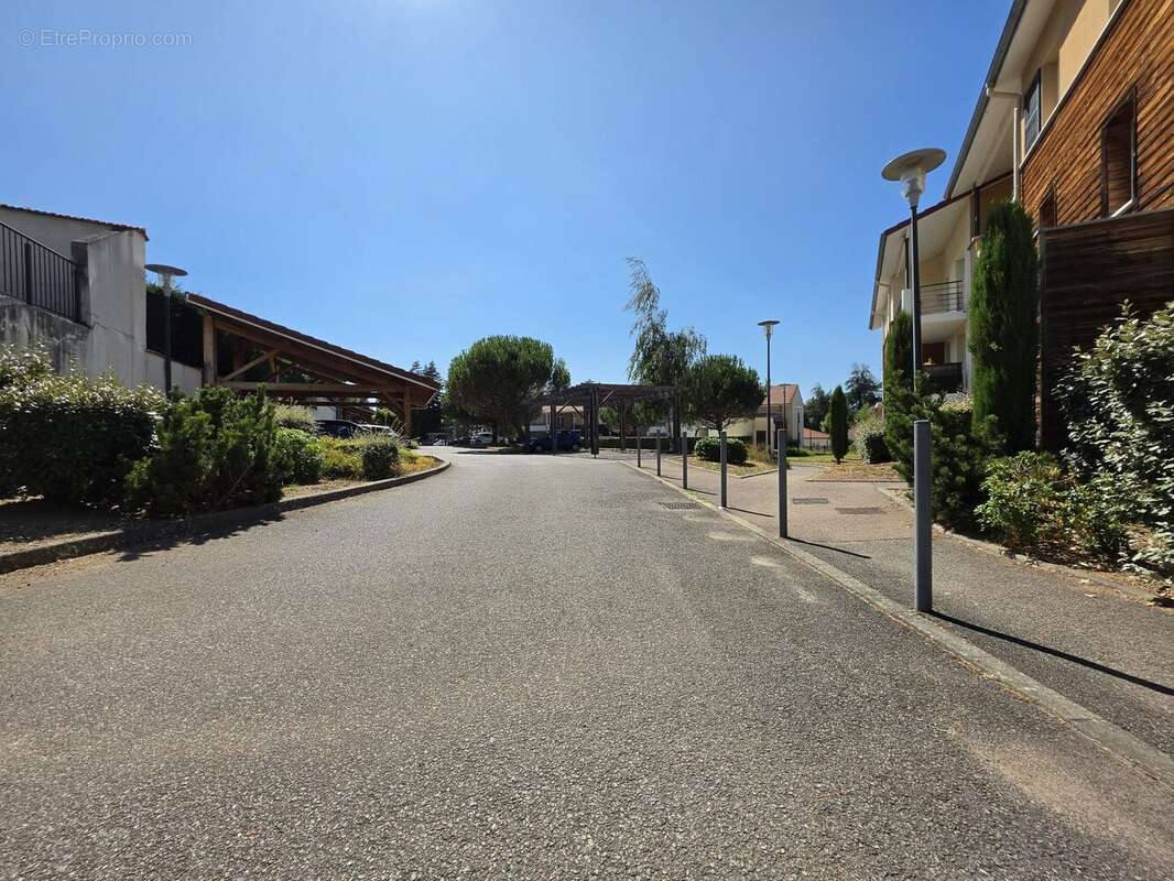 Appartement 74 m² à Roanne  - photo 4