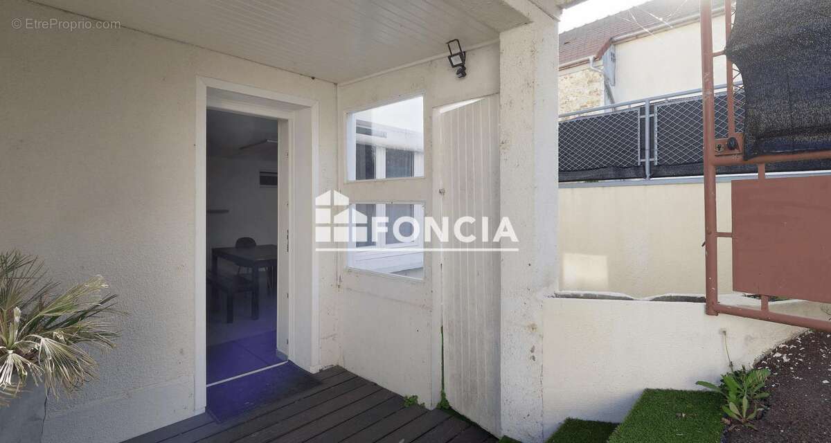 Saintry-sur-Seine – Route de Morsang  Maison avec grenier aménageable, terrasse et 2 parkings - photo 7