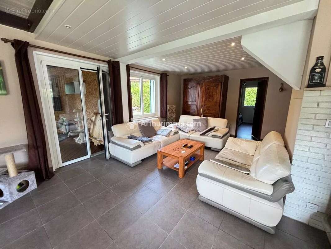 Maison à NEUVECELLE