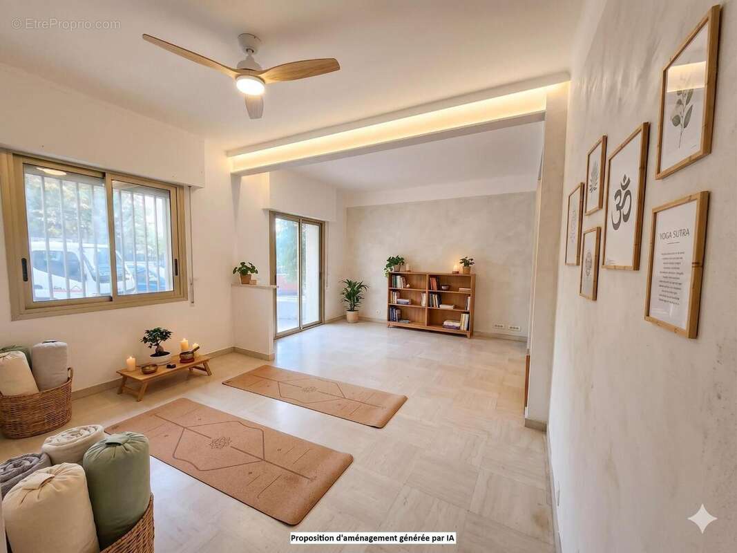   - Commerce à ANTIBES