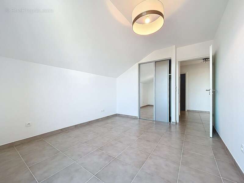 Appartement à VILLE-LA-GRAND