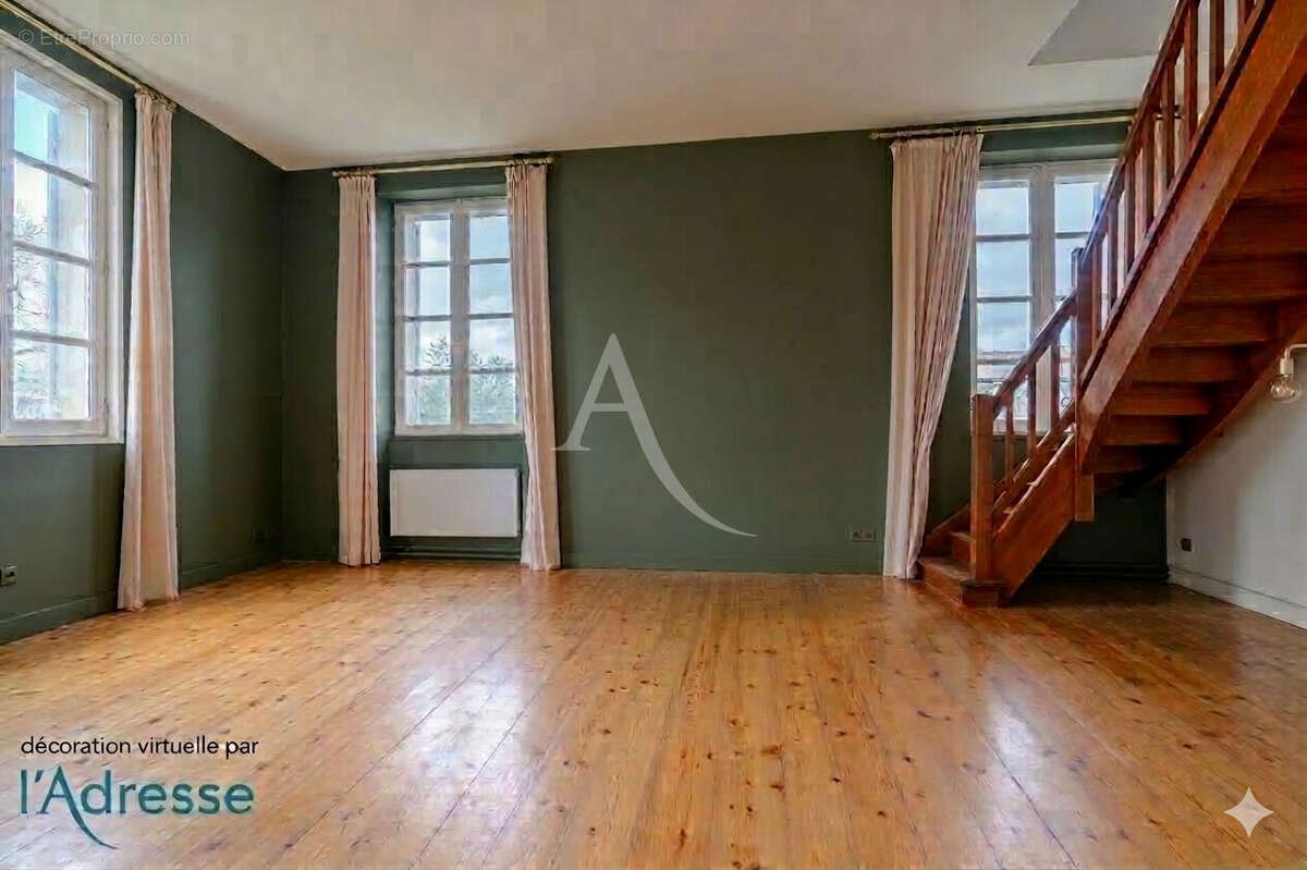 GRADIGNAN - Bel appartement de 150m² au sol dans un château avec garage fermé - photo 4