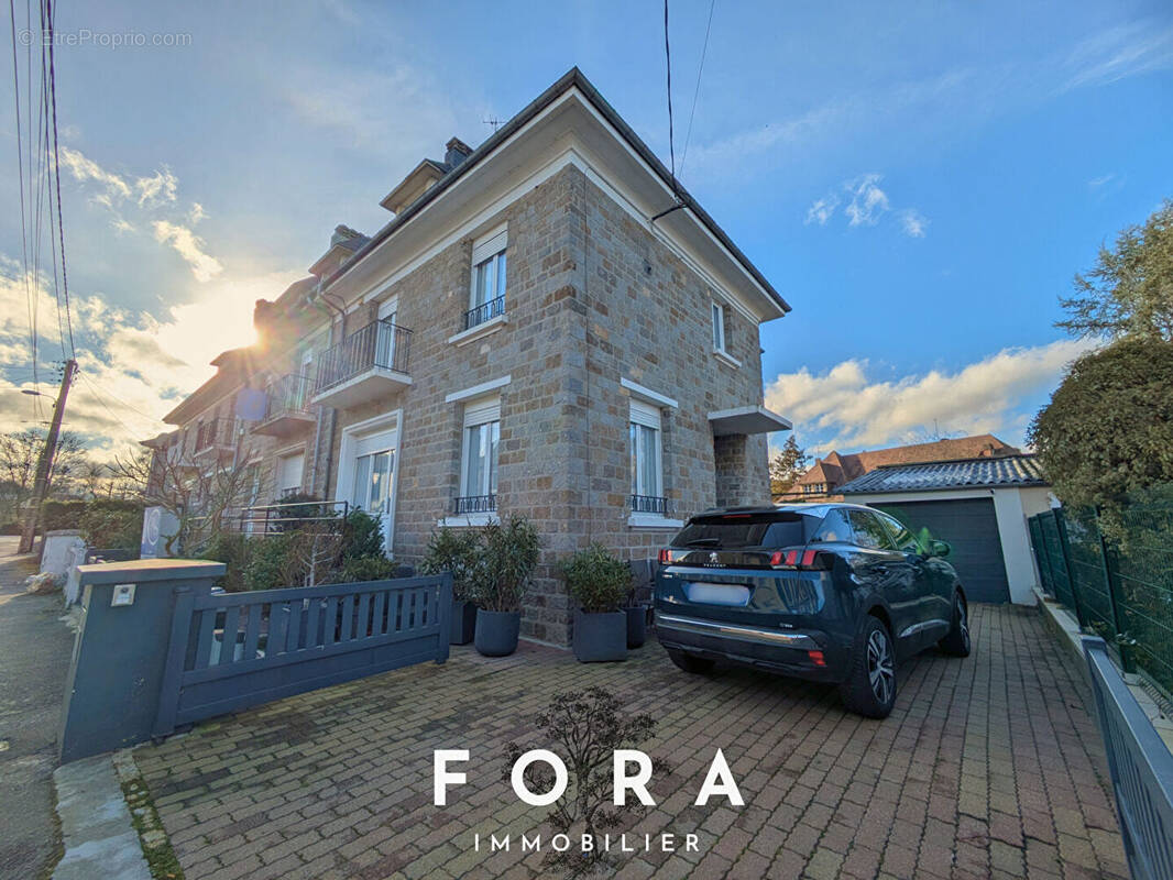 Maison à CONDE-SUR-NOIREAU