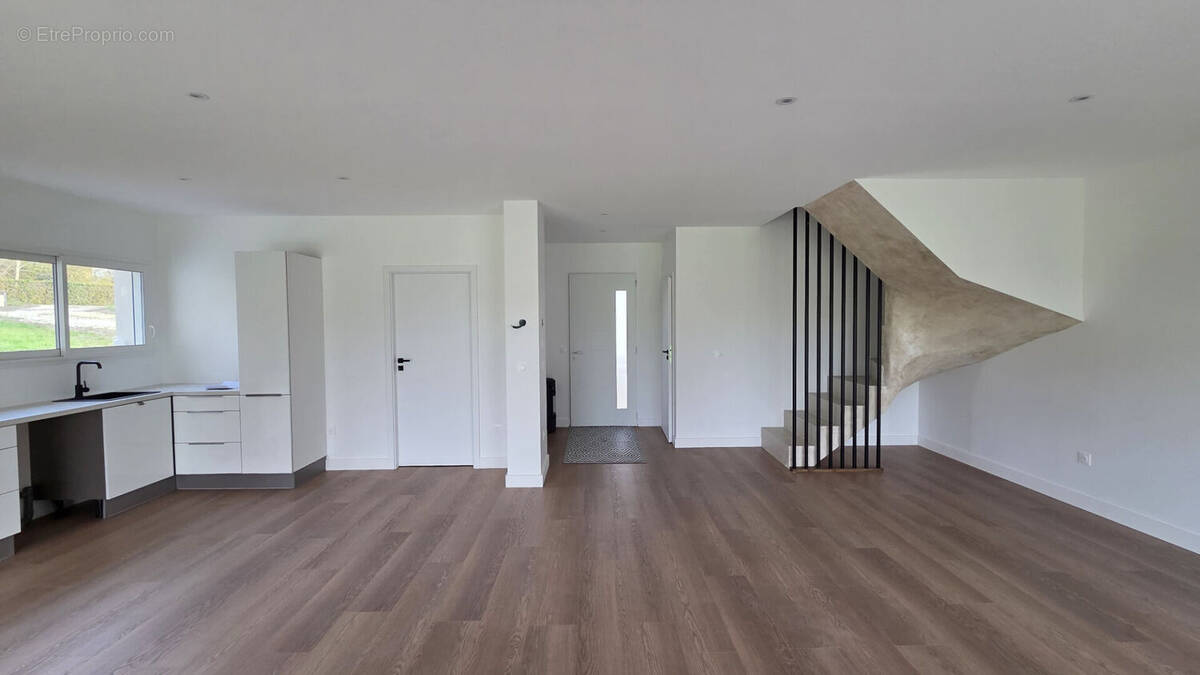 Maison à SAINT-ETIENNE-DU-BOIS