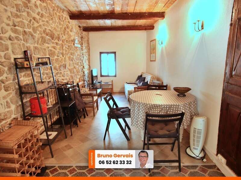 Jolie maison de village avec 2 entrées indépendantes - création local commercial possible - à vendre centre ville de BOUZIGUES - photo 3