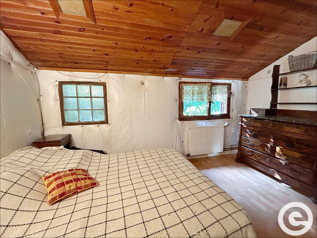 Maison 2 pièces 49.56 m2   Grange et dépendance et fort pententiel d'évolution    Terrain 389 m2   VILLEMANOCH - photo 7