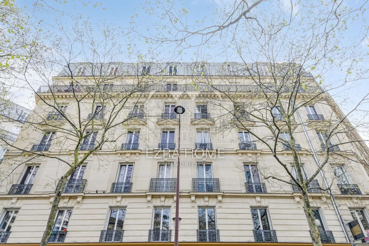 Appartement à PARIS-17E