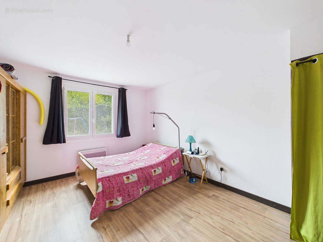 Maison à LE CRESTET