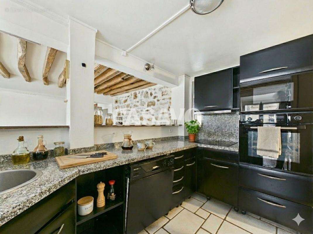 Appartement à PARIS-3E