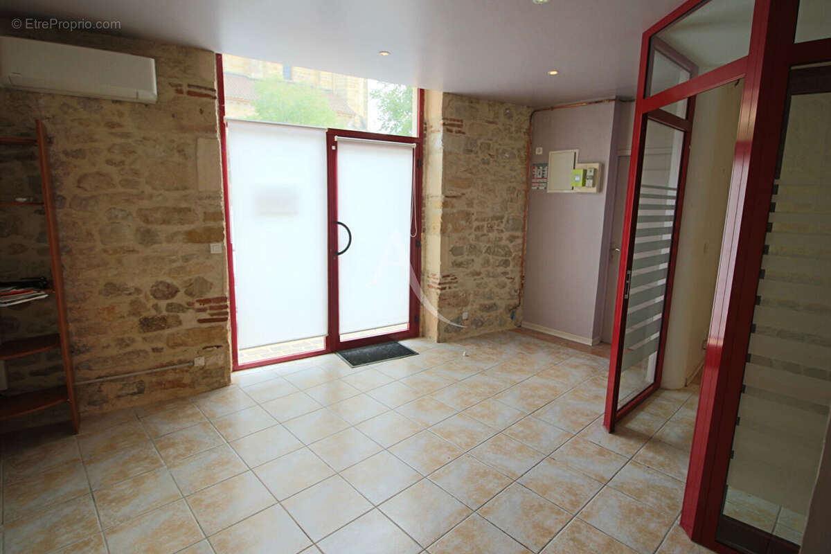 Immeuble avec bon rapport locatif - photo 12