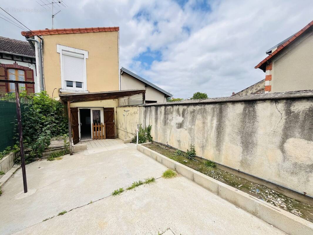 Maison à MONTLUCON