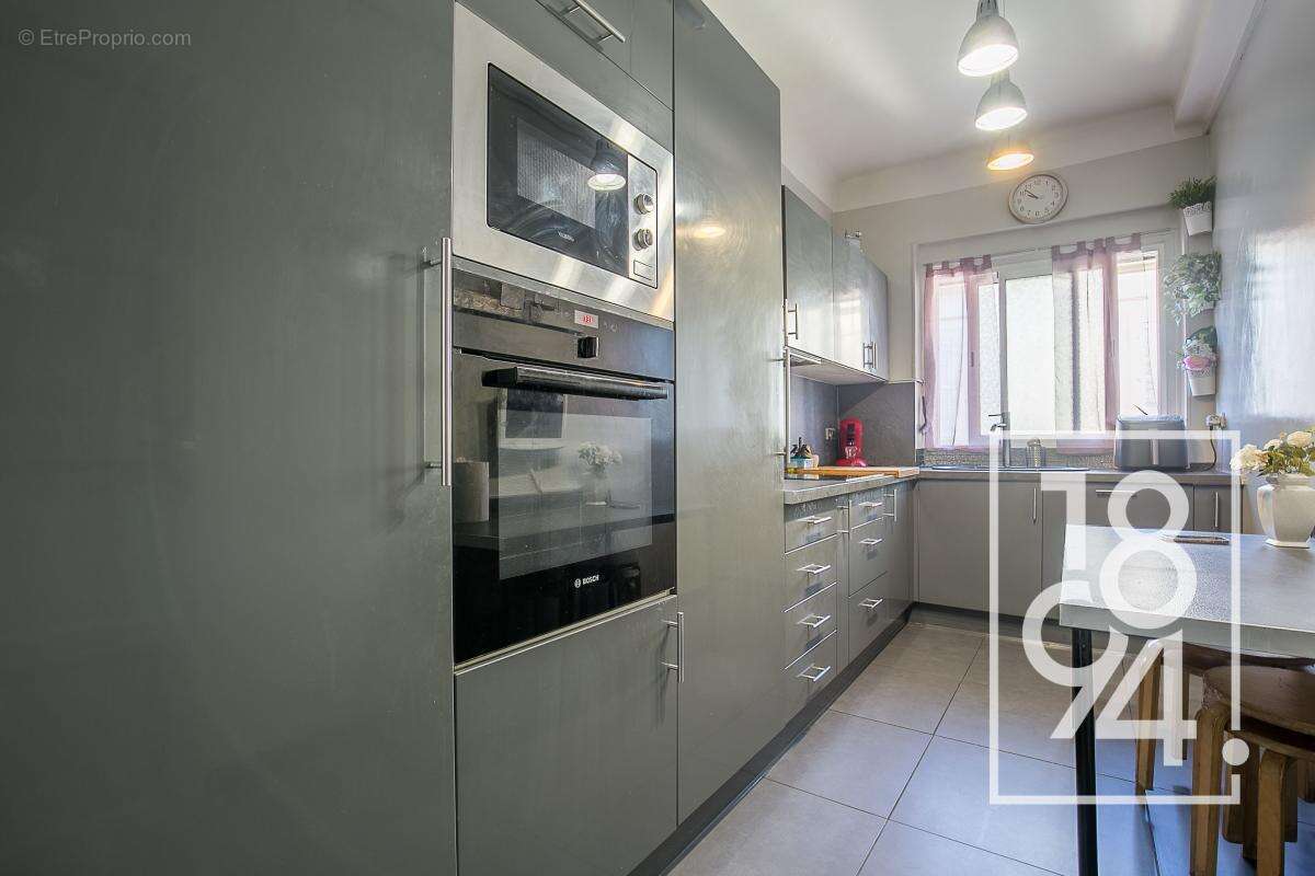 Appartement à MARSEILLE-3E