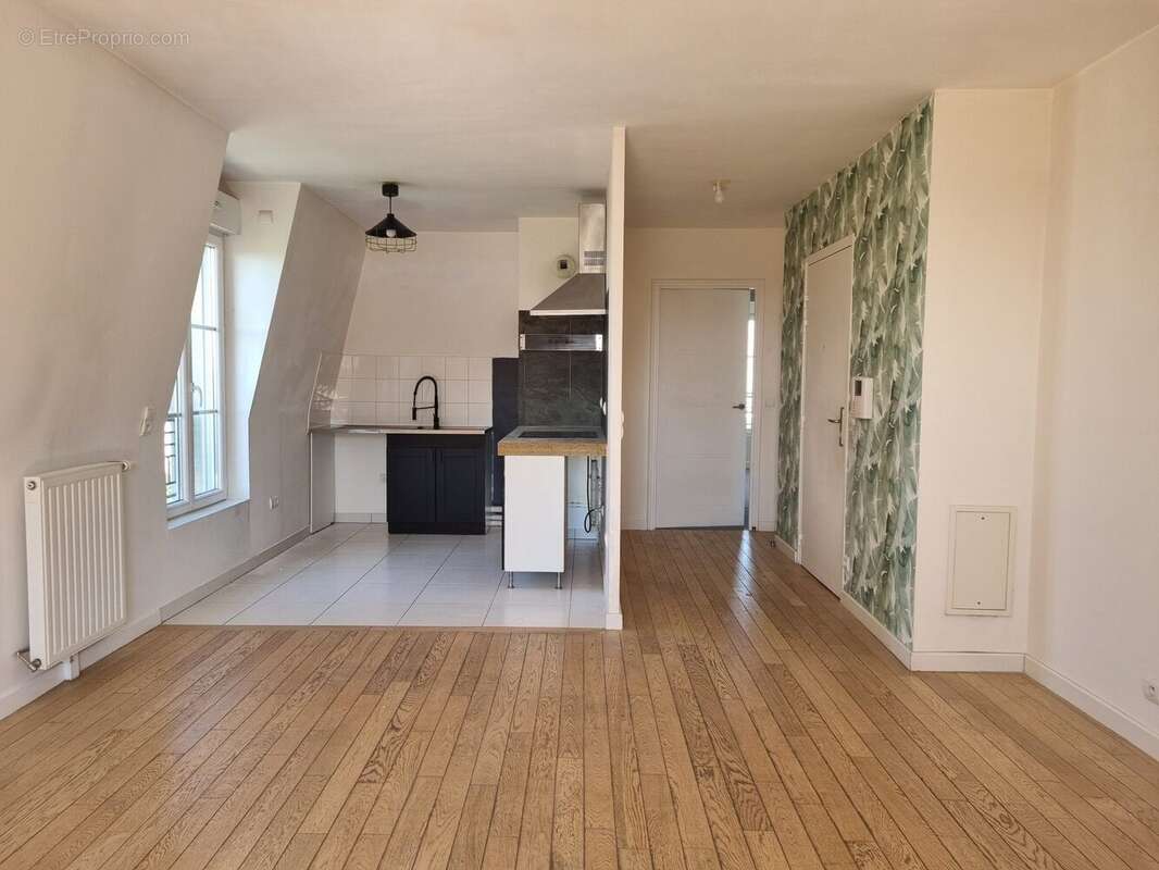 Appartement 81 m² à La Garenne-Colombes  - photo 2