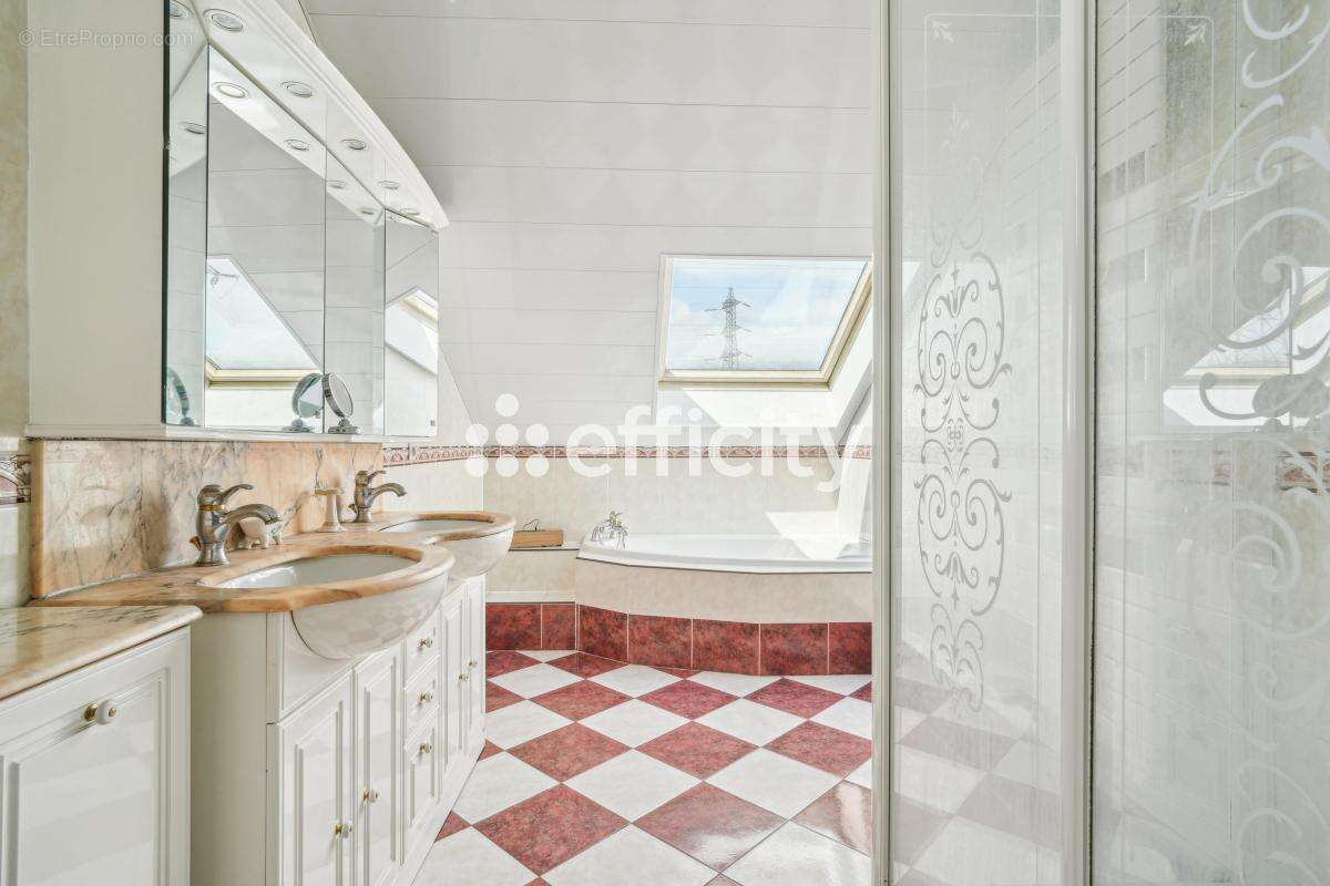 Maison à NEUILLY-SUR-MARNE