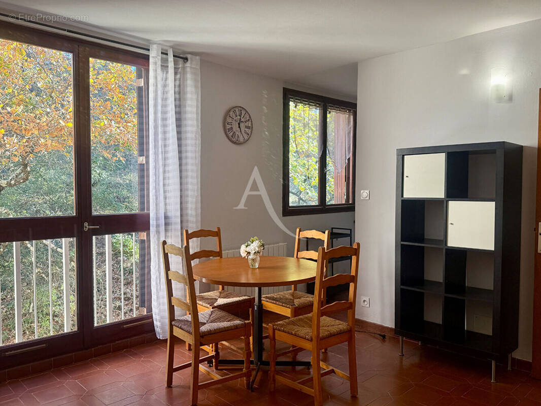 Appartement à GREOUX-LES-BAINS