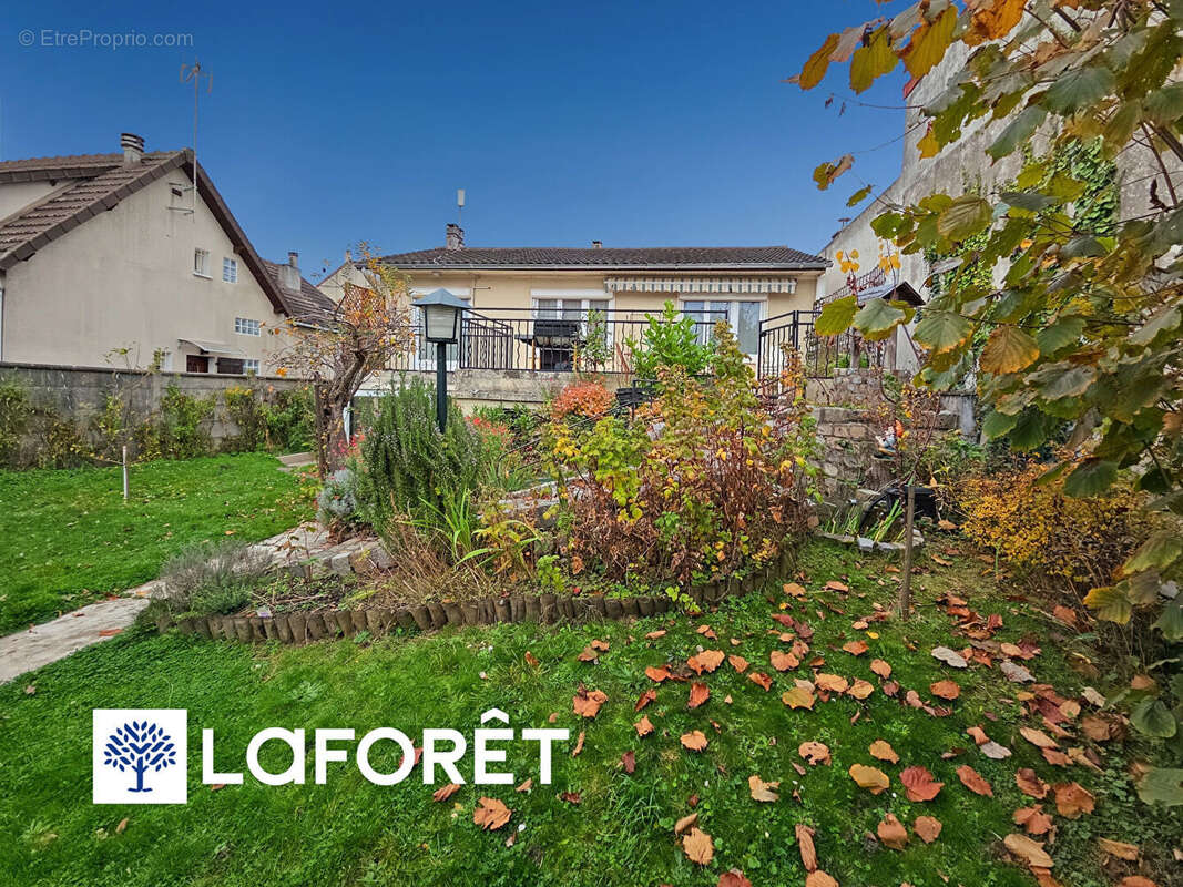 Maison à RIS-ORANGIS