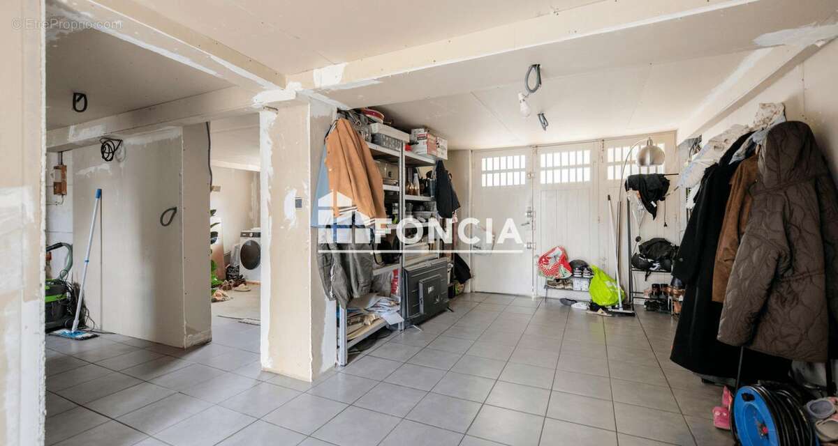 Maison de 80 m2 sur sous-sol complet, proche Loire et toutes commodités, PARCELLE CONSTRUCTIBLE - photo 9