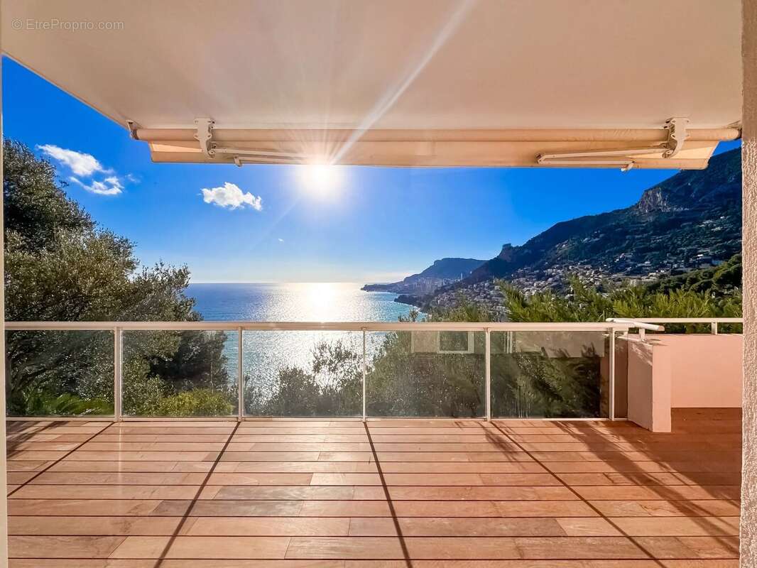 Appartement à ROQUEBRUNE-CAP-MARTIN