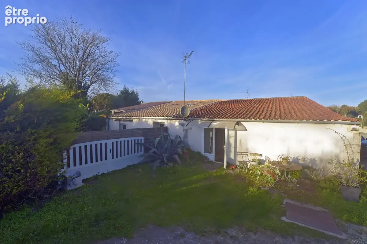 Maison à ARCES