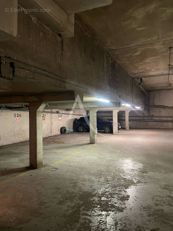 Parking à LE KREMLIN-BICETRE