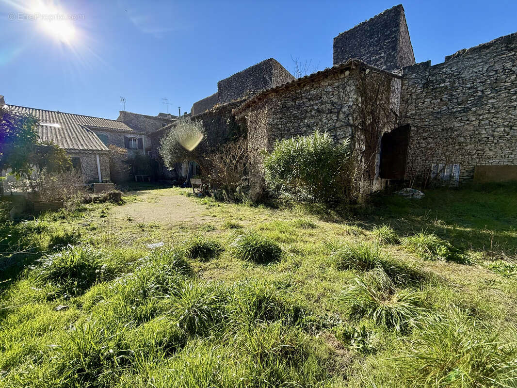 Maison à MILHAUD