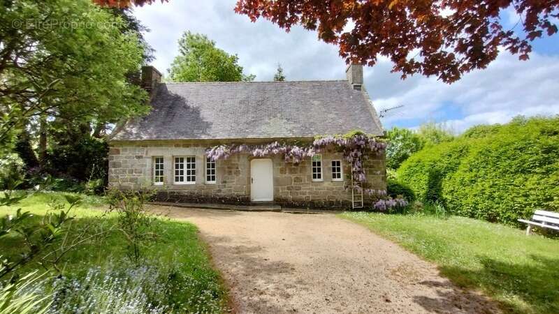 Maison à LOCRONAN