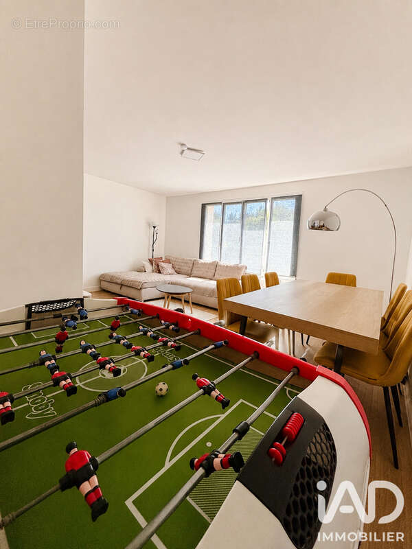 Photo 2 - Appartement à COURBEVOIE