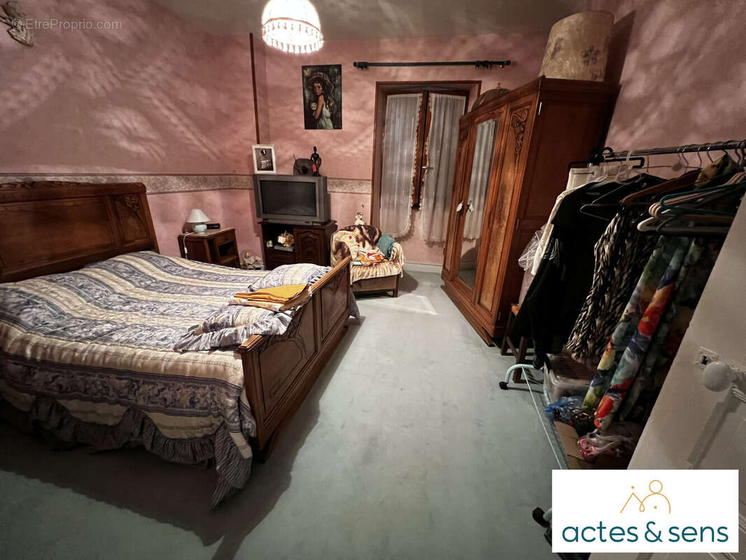 Maison à SAINT-JULIEN-MONT-DENIS