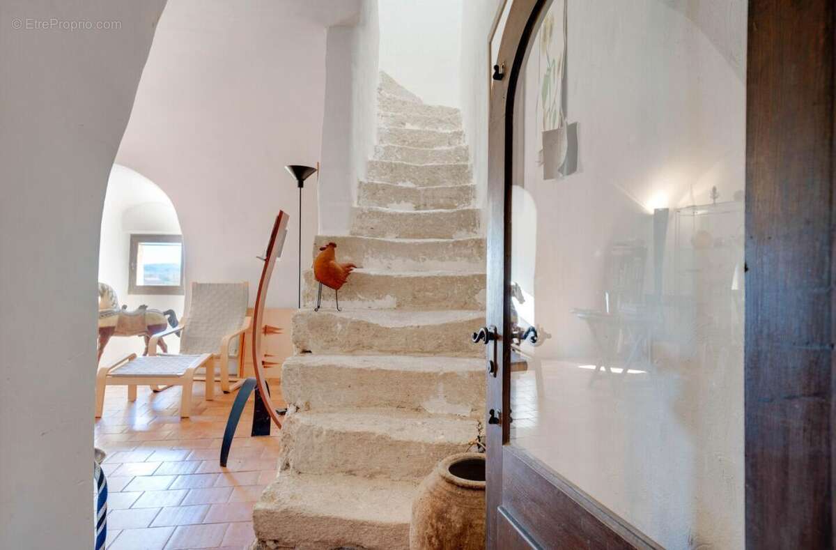 Maison à CUCURON