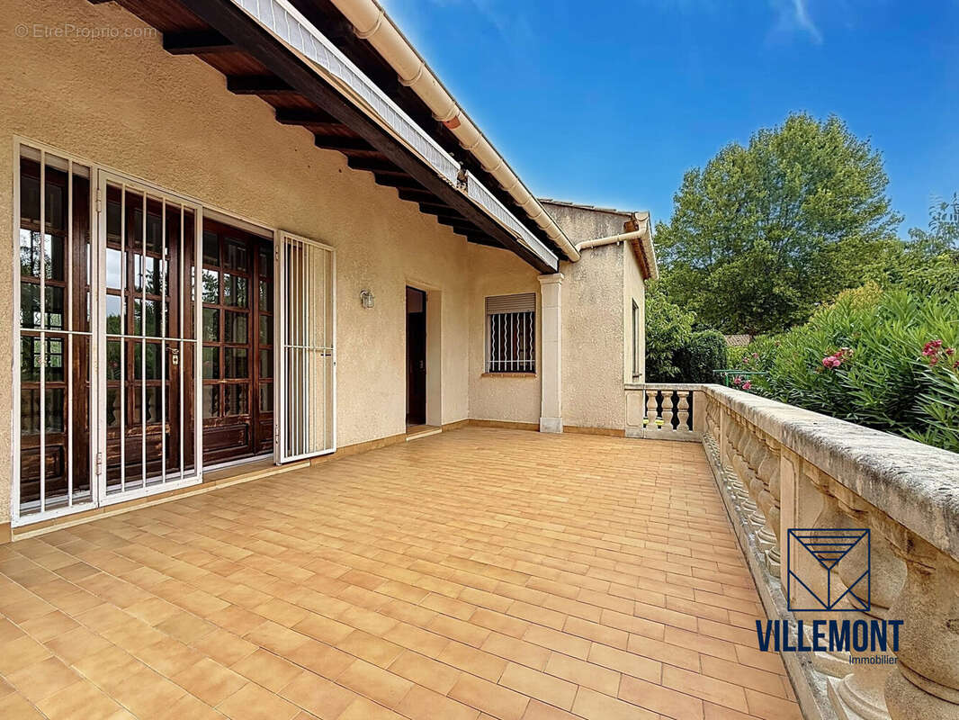 Spacieuse terrasse 26m²