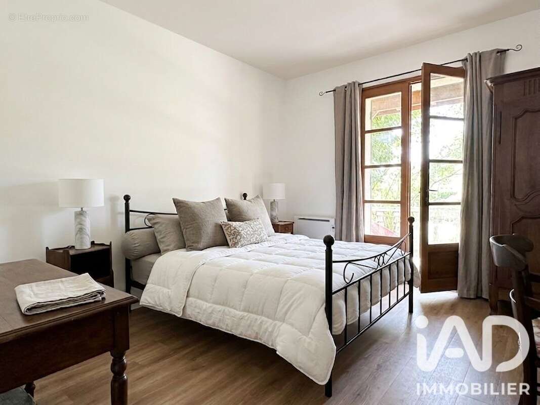 Maison 144 m² à Montpouillan  - photo 7
