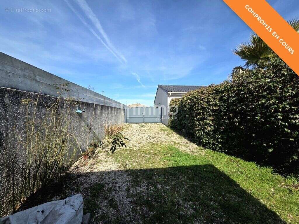 Maison à AMBARES-ET-LAGRAVE