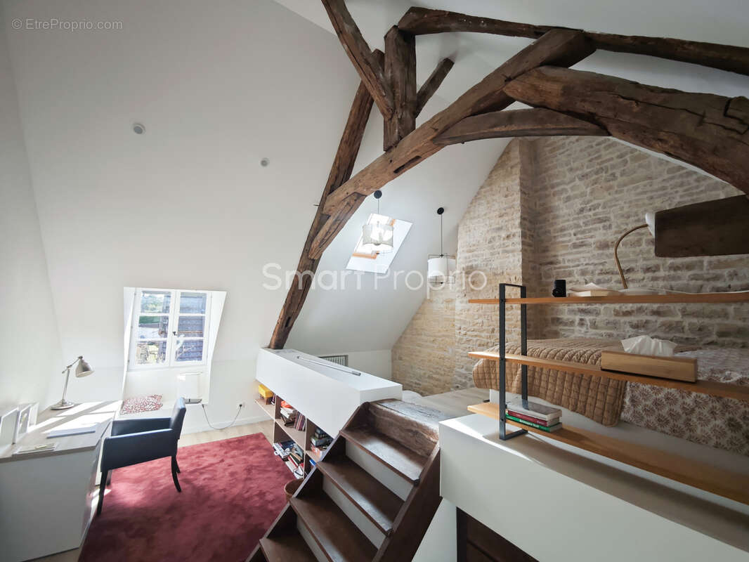 Maison à NOYERS