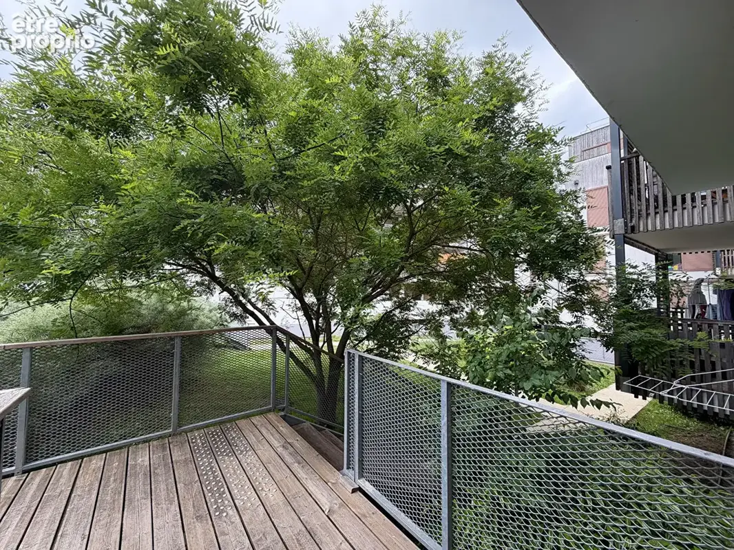 Eysines centre ? appartement t3 traversant avec terrasse et balcon - photo 3