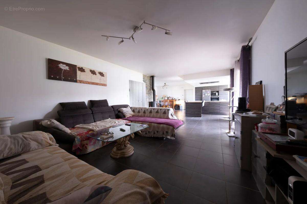 Maison à GRAZAC
