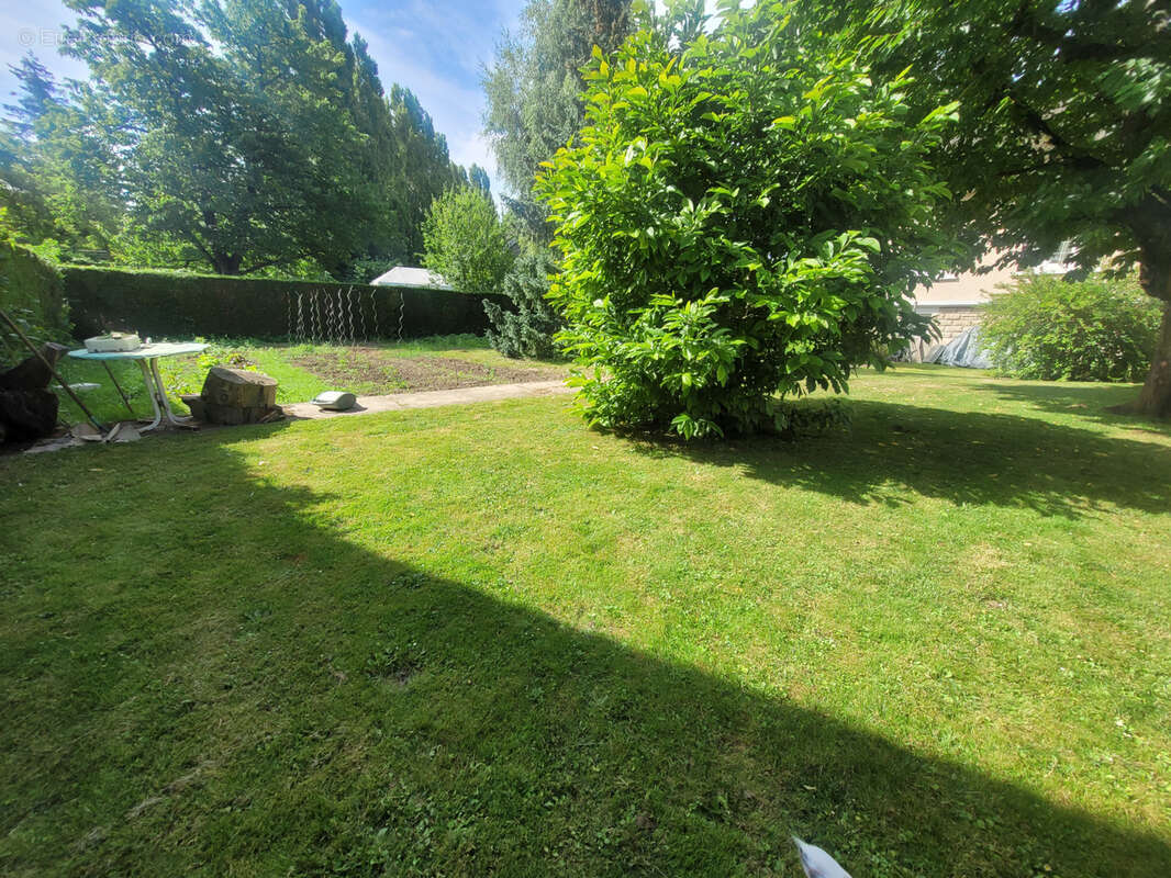 Maison à LE THILLAY