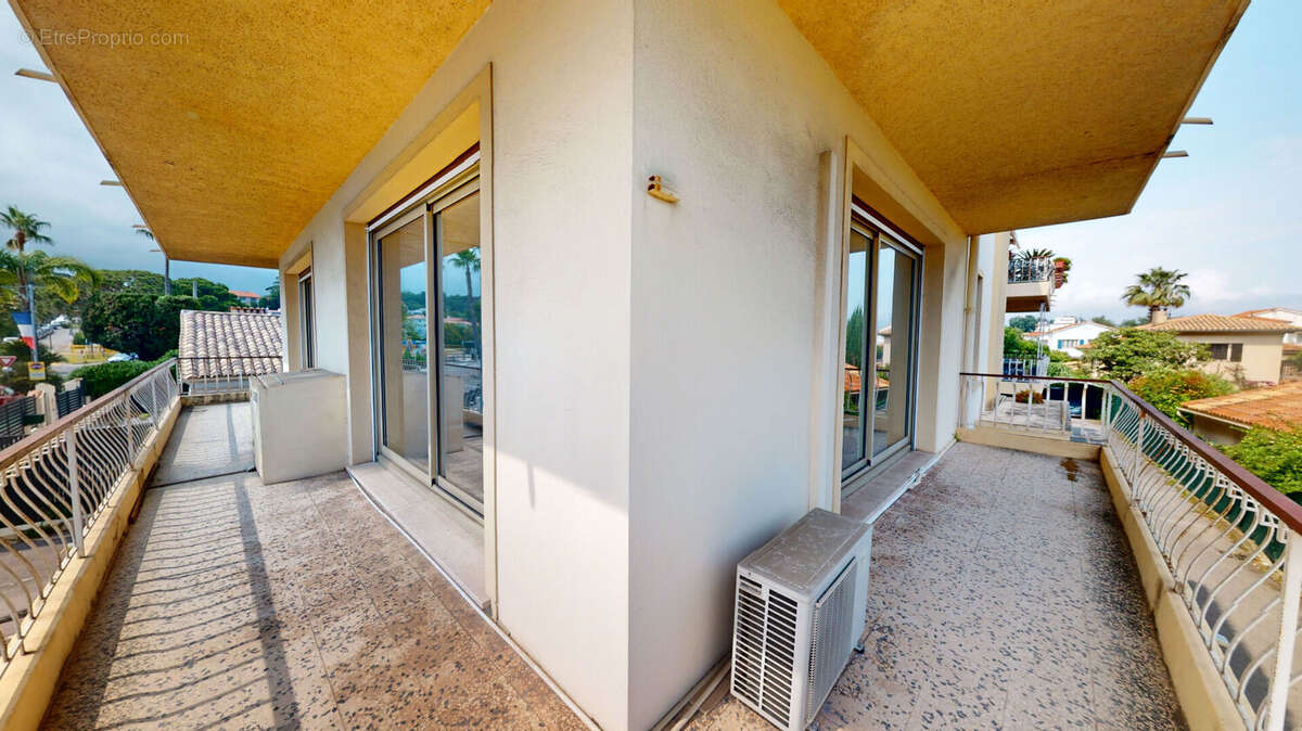 Appartement à VILLENEUVE-LOUBET